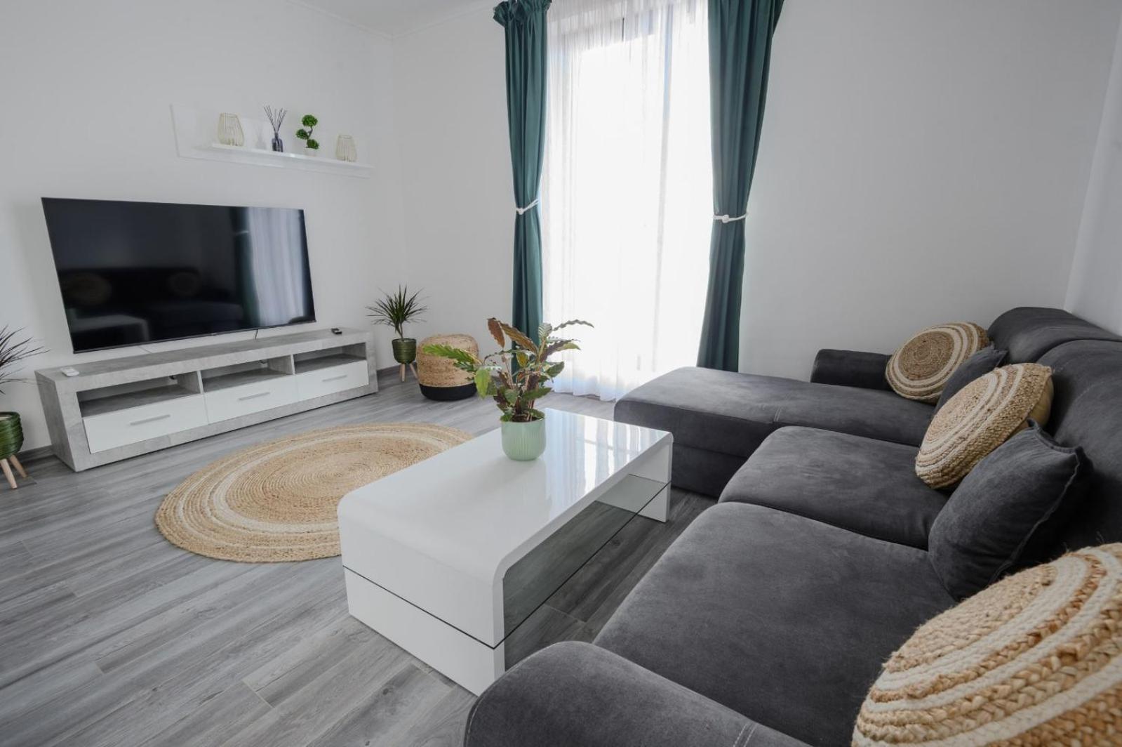 ביילה פליקס Apartament Radiana מראה חיצוני תמונה